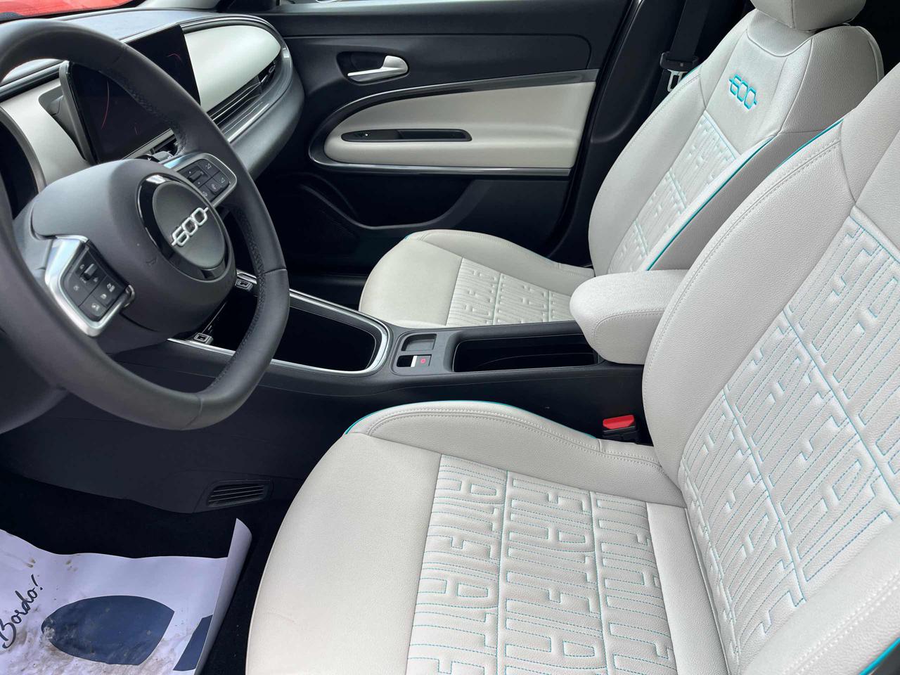 FIAT 600 La Prima Hybrid 110 CV DCT MHEV