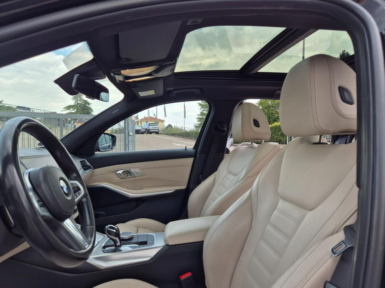 BMW 340 M 340i xDrive Touring - 14