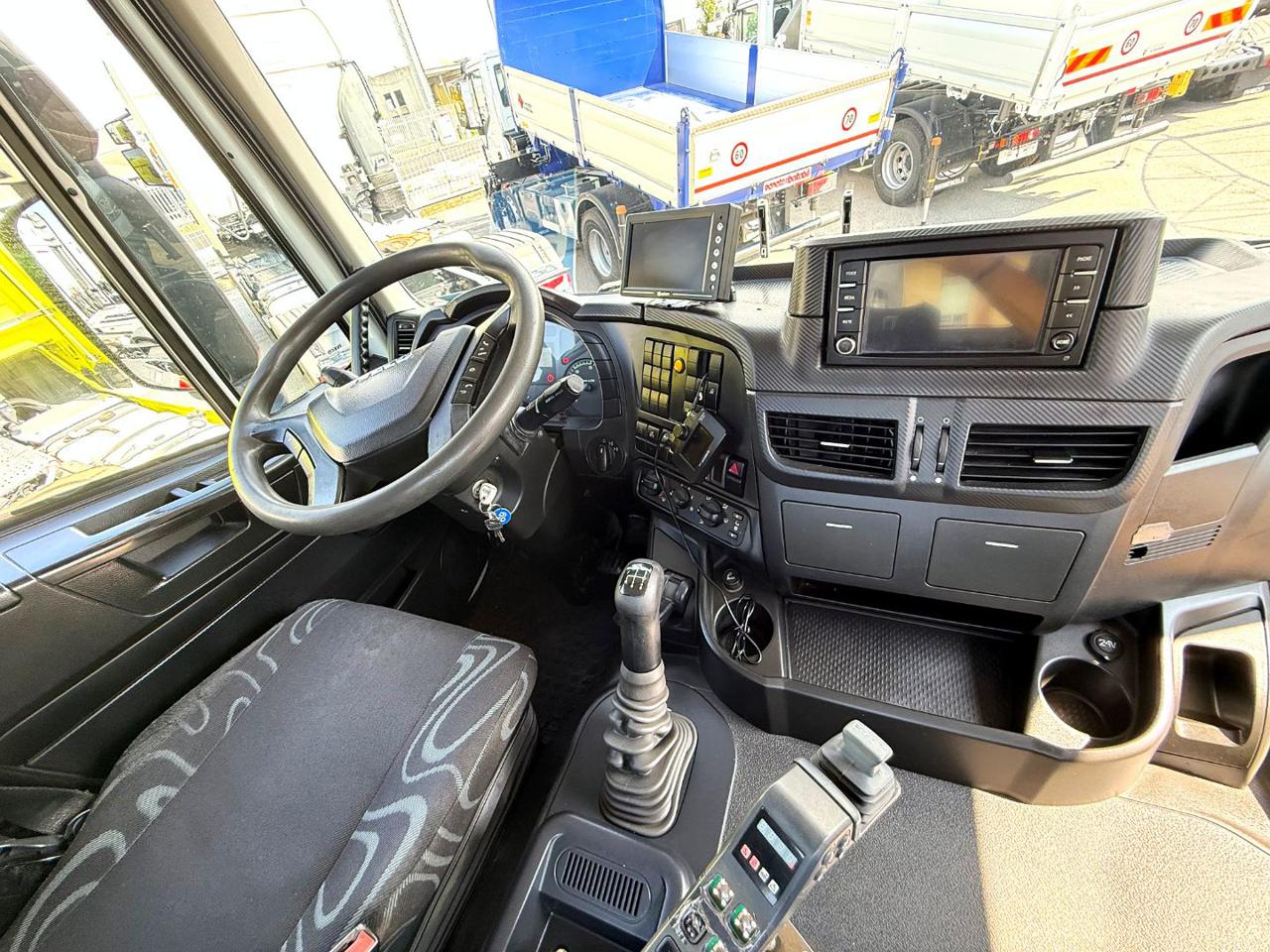 IVECO TRAKKER 450 8x4 - 10