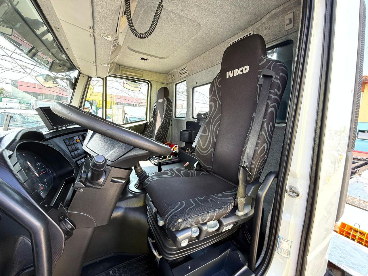 IVECO TRAKKER 450 8x4 - 8