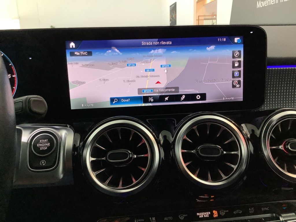 MERCEDES-BENZ GLB 180 d Automatic Sport Plus - 17