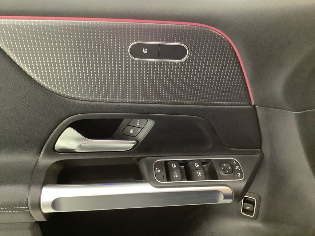 MERCEDES-BENZ GLB 180 d Automatic Sport Plus - 21