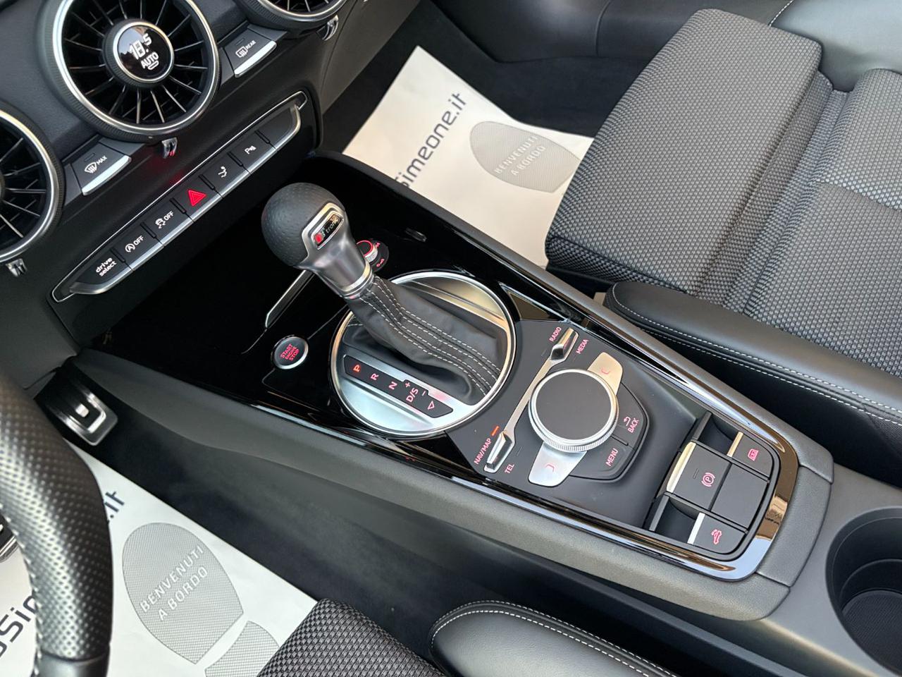 AUDI TT Roadster 40 2.0 TFSI S tronic S line - 23
