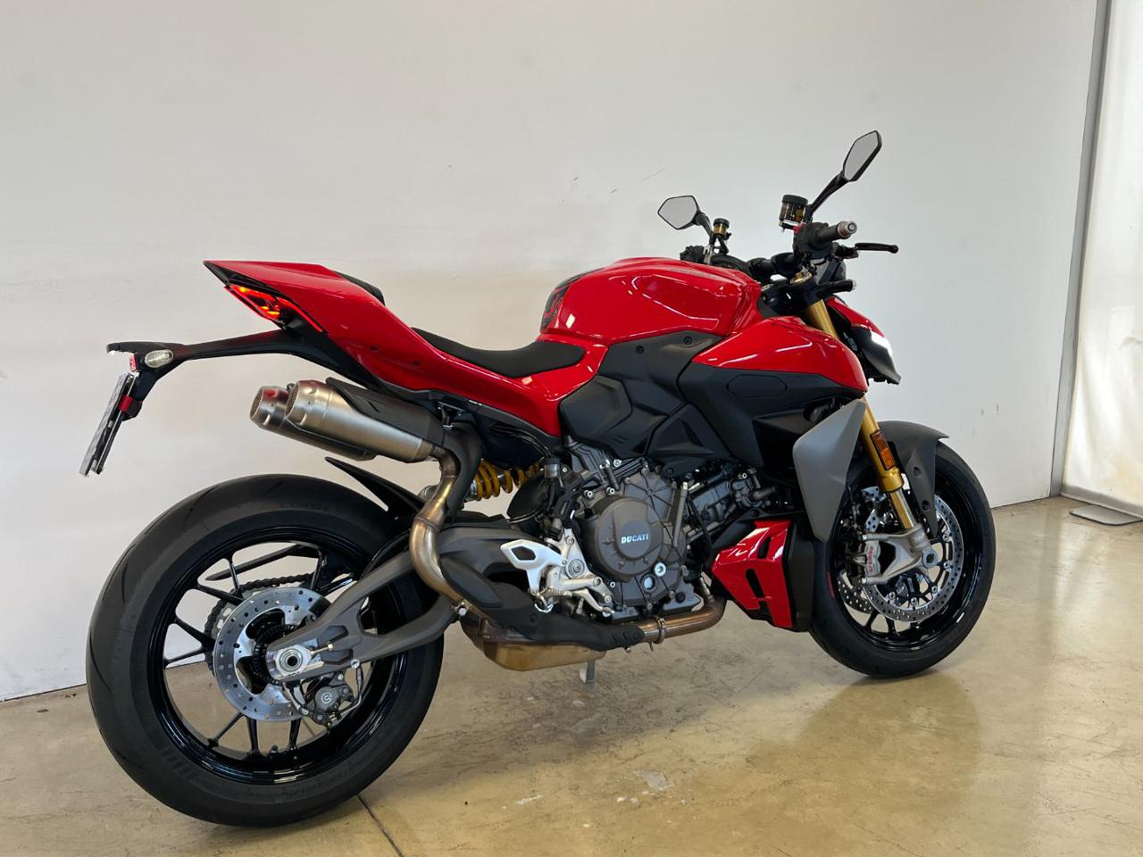 DUCATI Streetfighter V2 S - 7