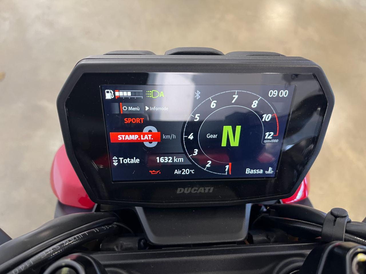 DUCATI Streetfighter V2 S - 13