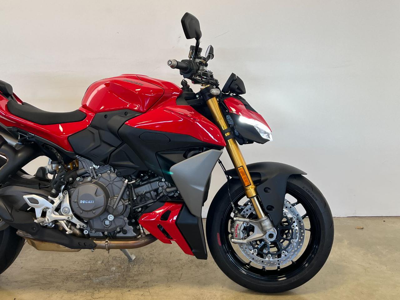 DUCATI Streetfighter V2 S - 5