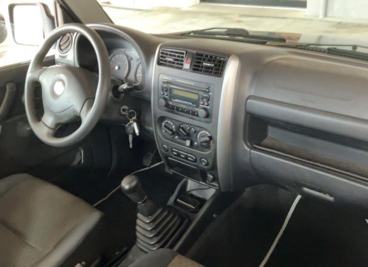SUZUKI Jimny 1.3i 16V Berline Maori SE - 5