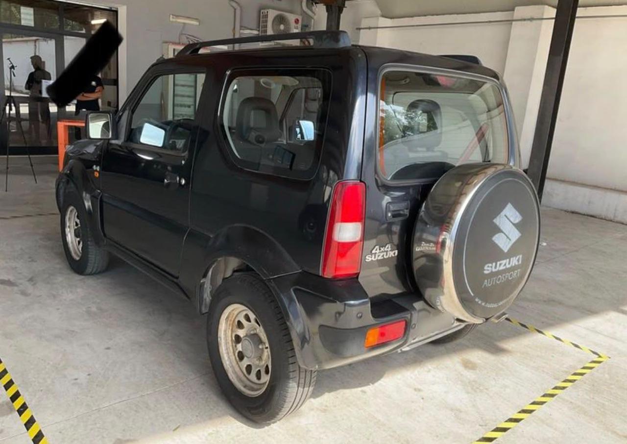 SUZUKI Jimny 1.3i 16V Berline Maori SE - 3