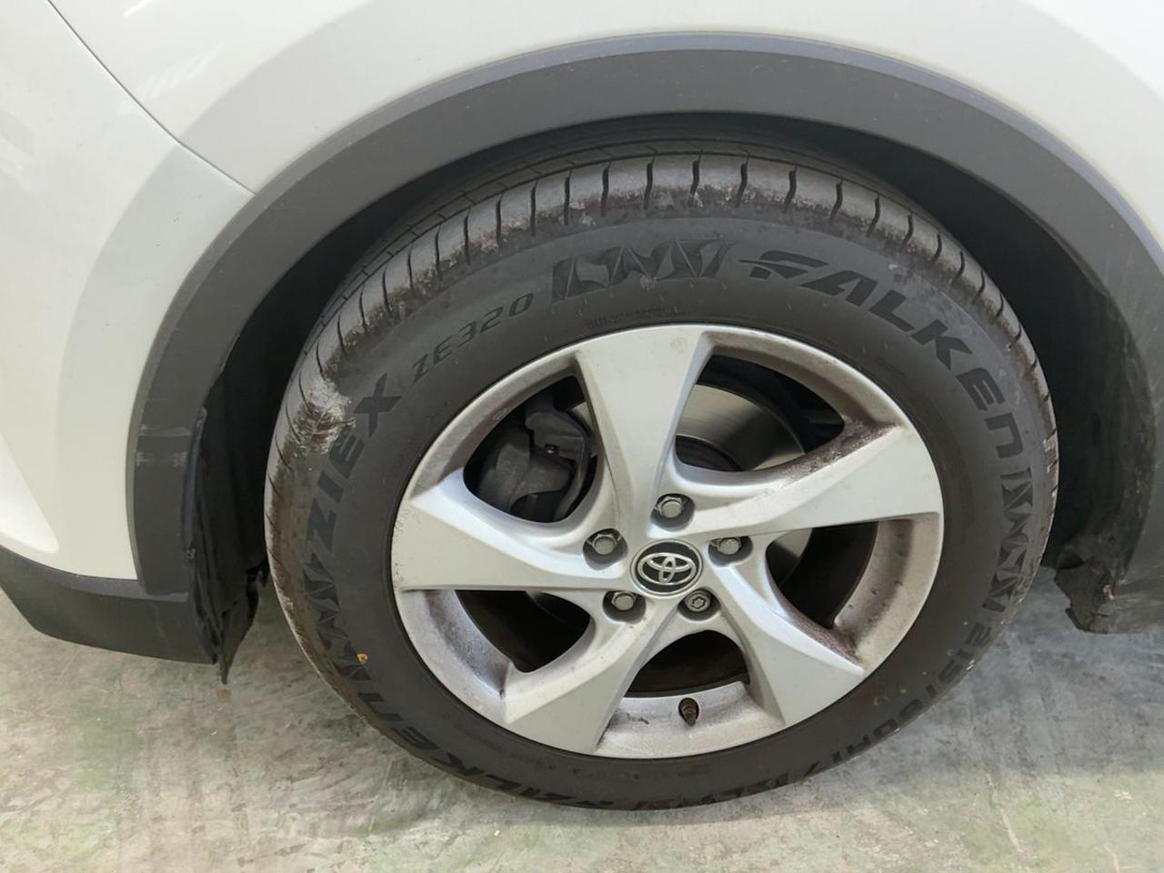 TOYOTA C-HR 1.8 Hybrid E-CVT Active - 9