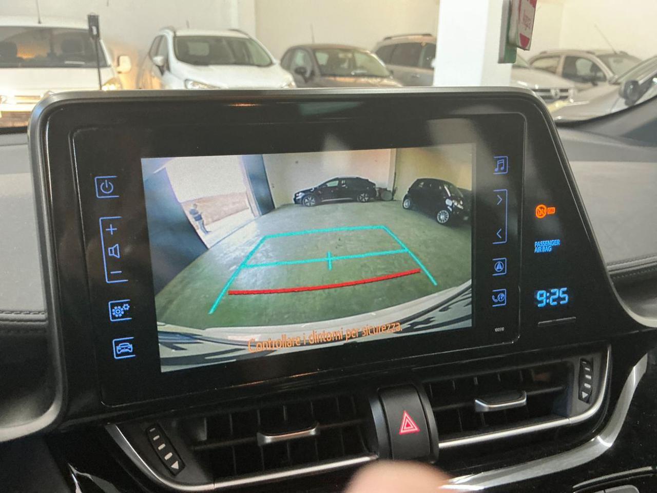 TOYOTA C-HR 1.8 Hybrid E-CVT Active - 15