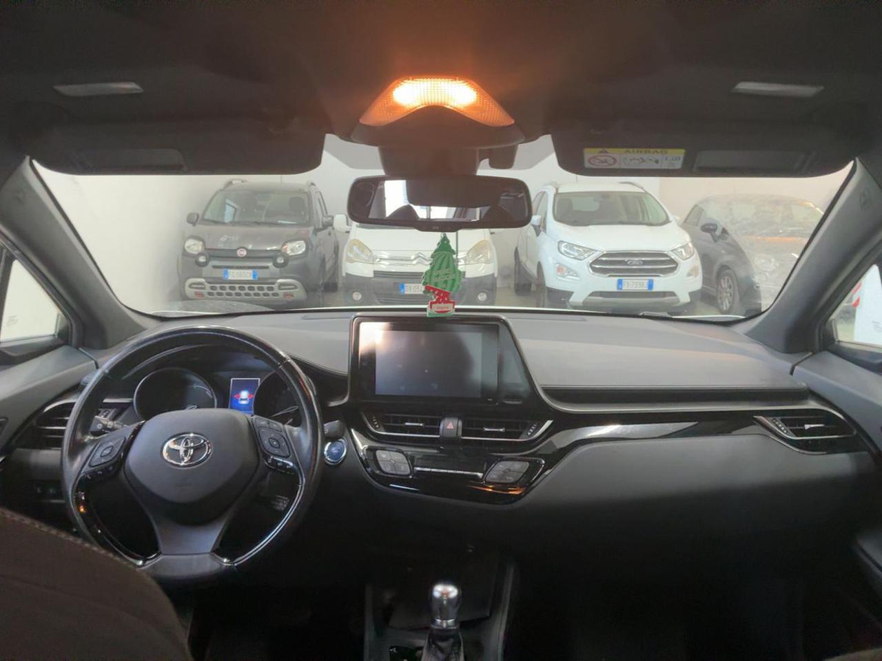 TOYOTA C-HR 1.8 Hybrid E-CVT Active - 13