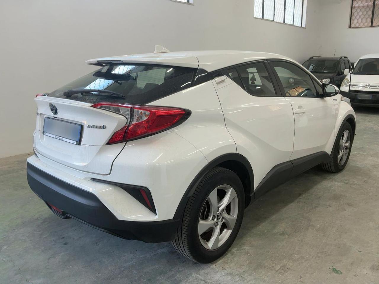 TOYOTA C-HR 1.8 Hybrid E-CVT Active - 6
