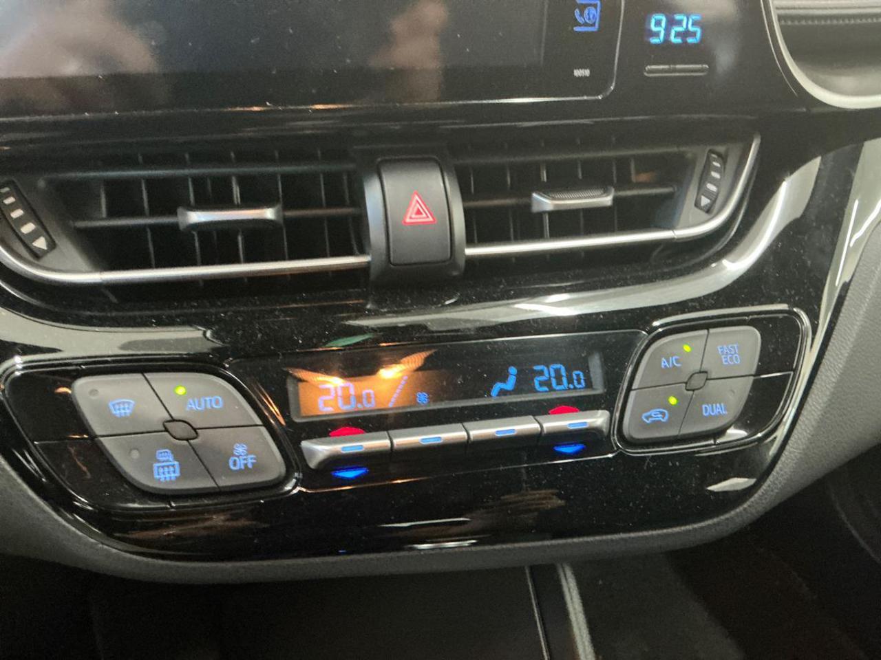 TOYOTA C-HR 1.8 Hybrid E-CVT Active - 16
