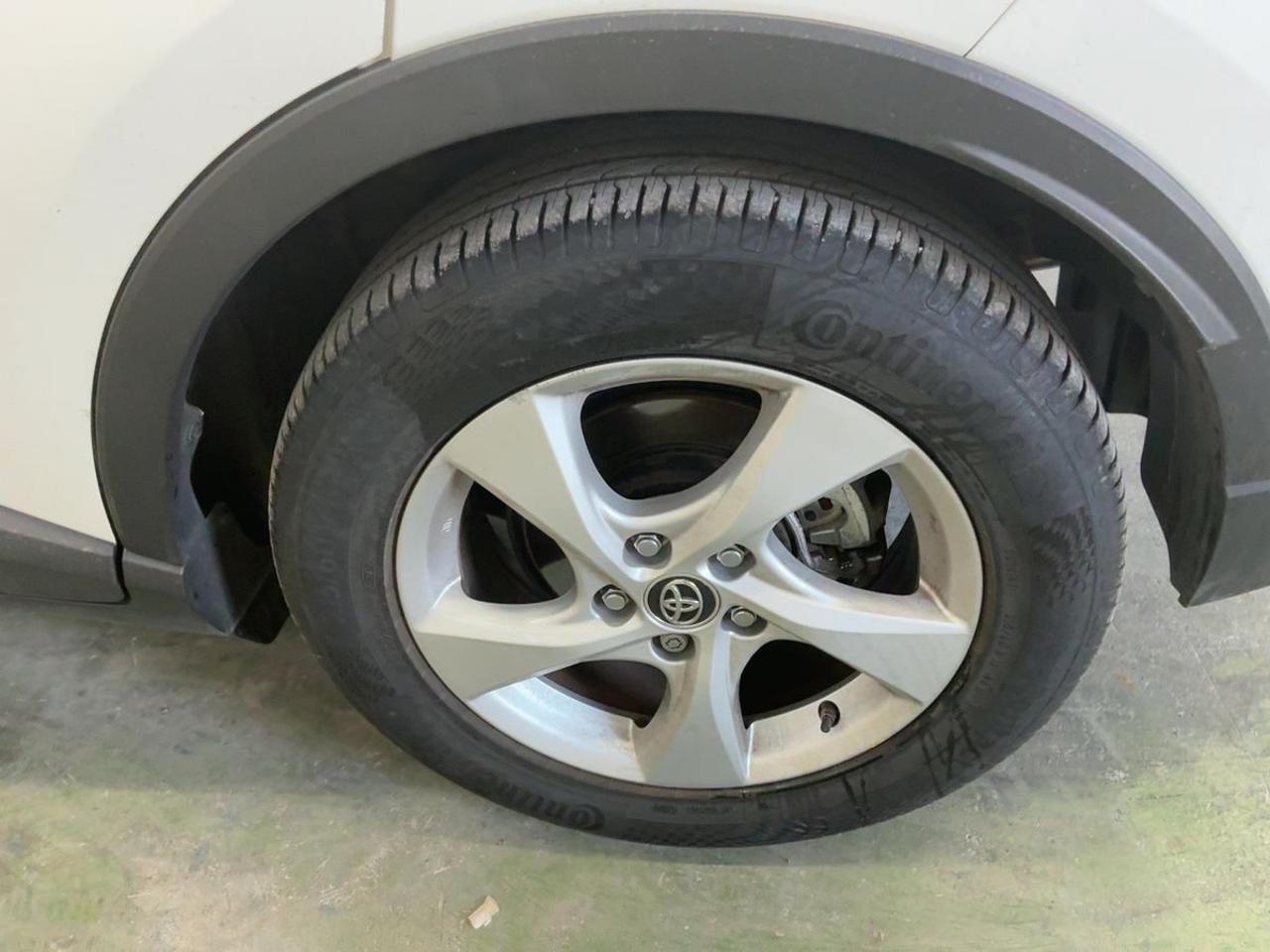 TOYOTA C-HR 1.8 Hybrid E-CVT Active - 10
