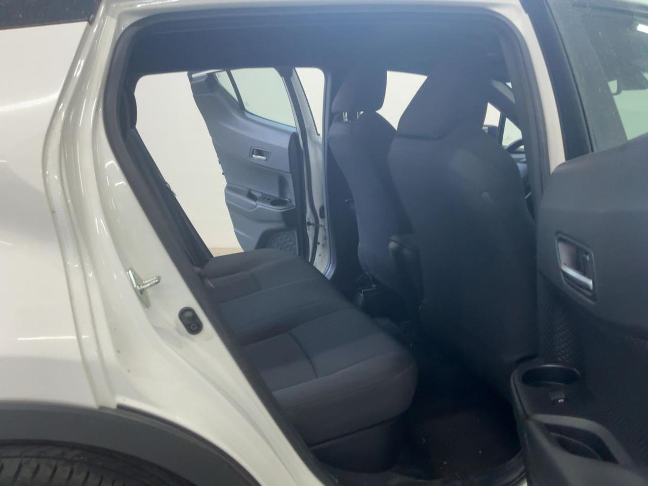 TOYOTA C-HR 1.8 Hybrid E-CVT Active - 17