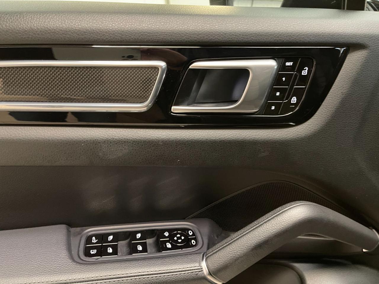 Cayenne 10