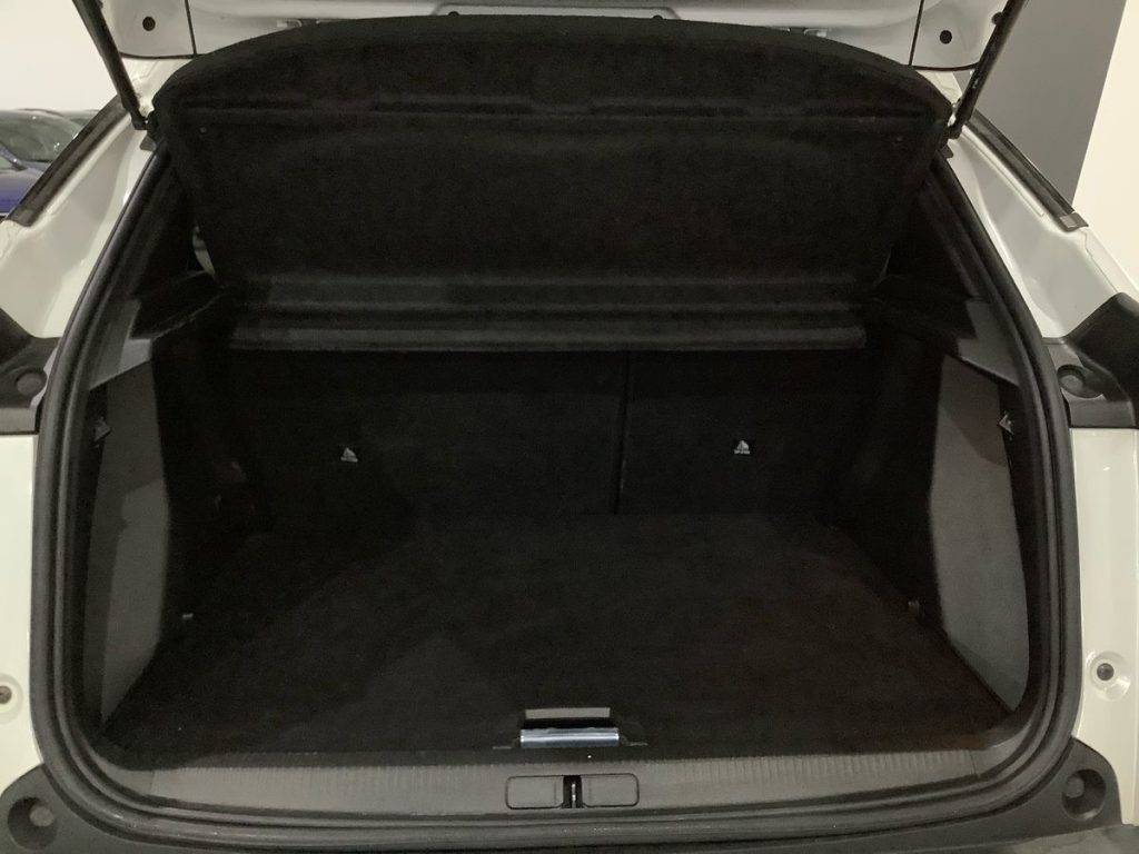 PEUGEOT 2008 BlueHDi 110 S&S Allure Pack - 12