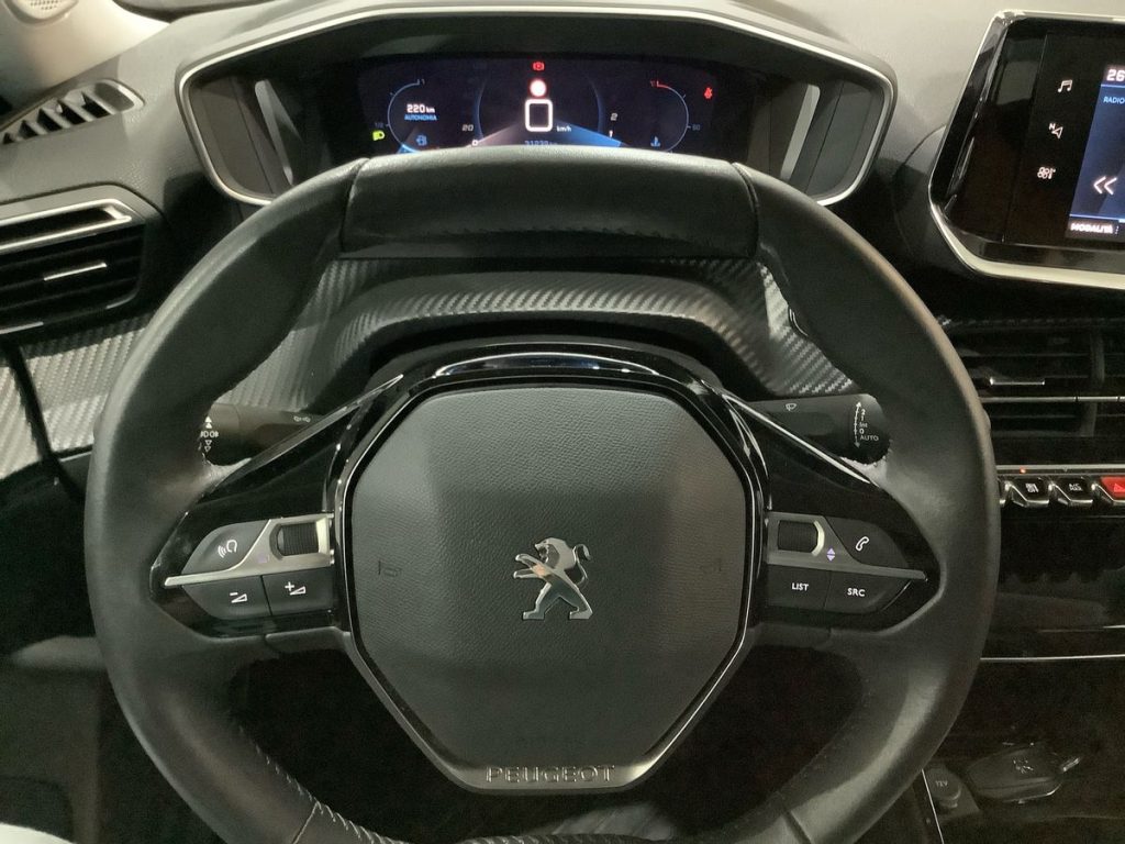 PEUGEOT 2008 BlueHDi 110 S&S Allure Pack - 17
