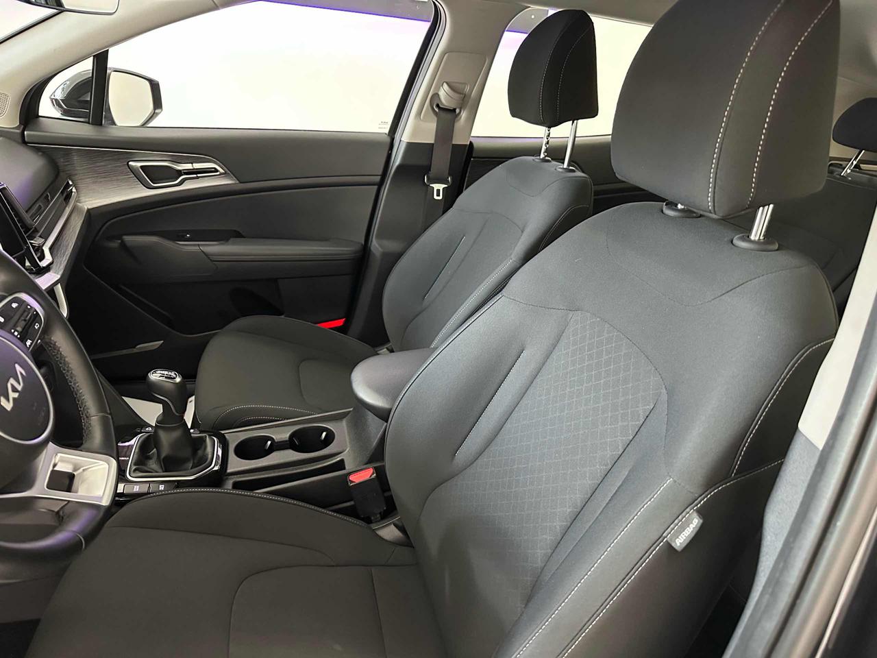 KIA Sportage 1.6 CRDi MHEV Business - 17