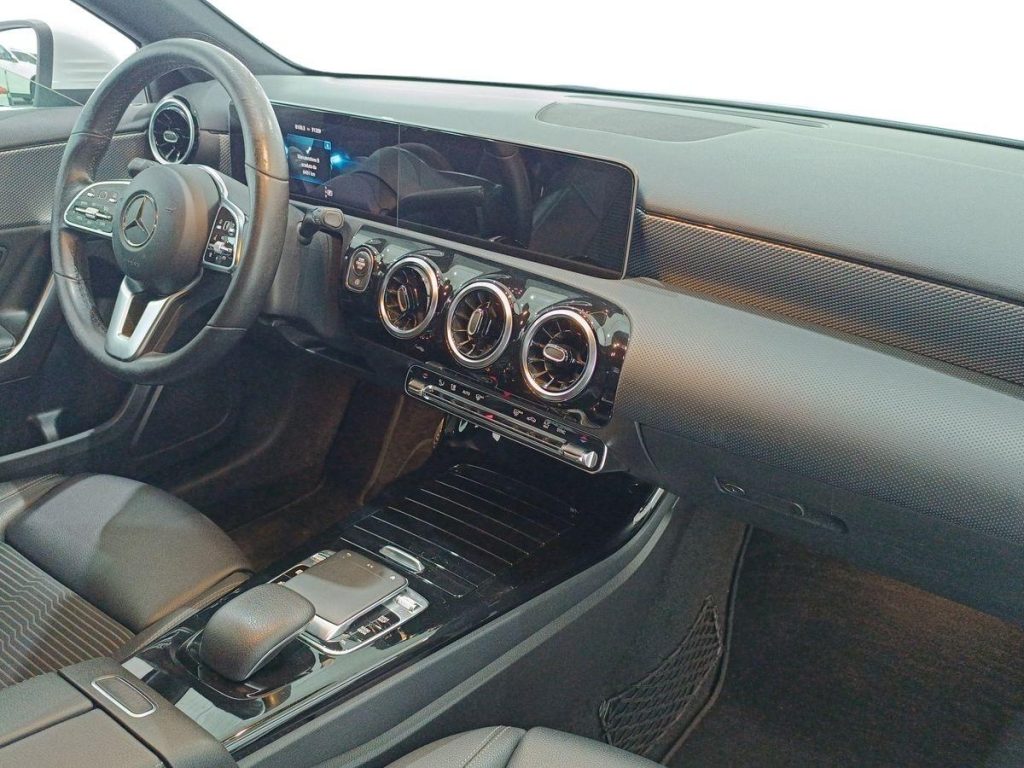 MERCEDES-BENZ A 180 d Automatic Premium - 9