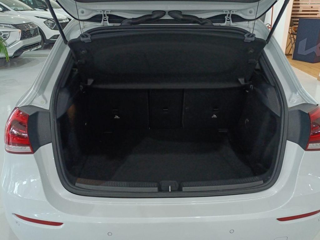 MERCEDES-BENZ A 180 d Automatic Premium - 12