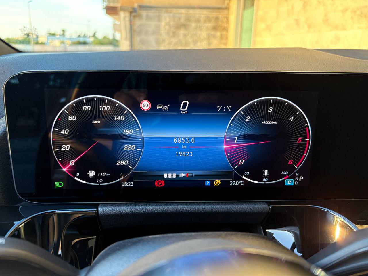 MERCEDES-BENZ GLA 200 d Automatic Business Extra - 18