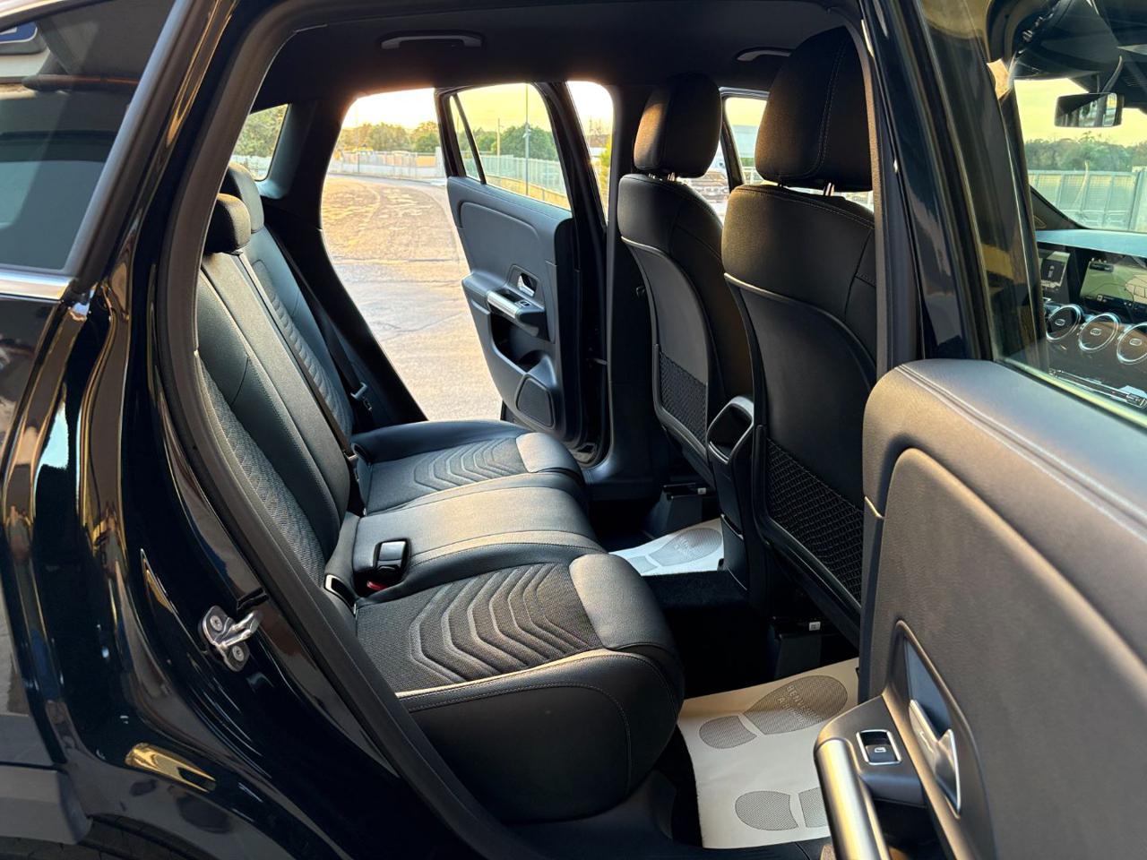 MERCEDES-BENZ GLA 200 d Automatic Business Extra - 11