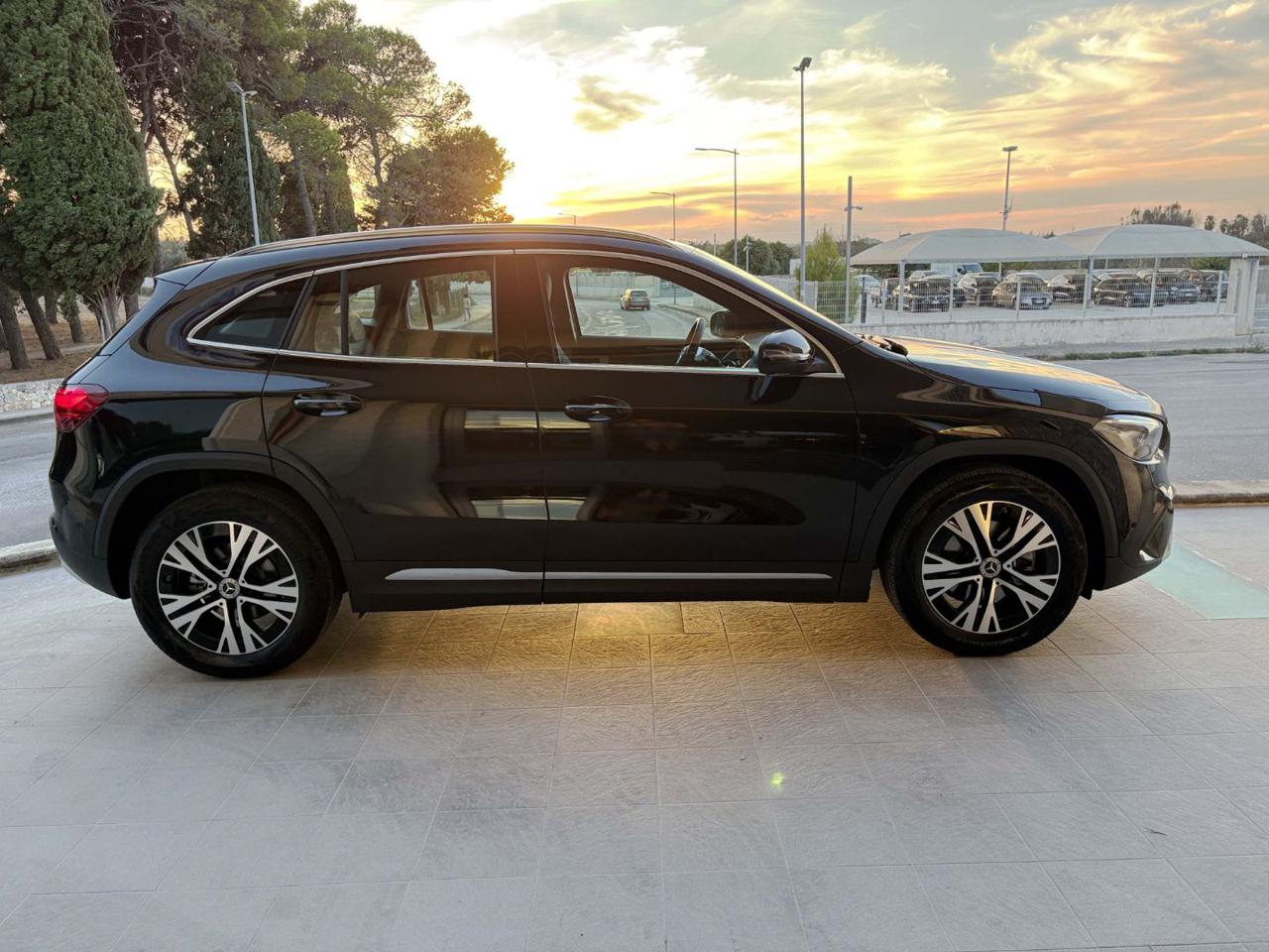 MERCEDES-BENZ GLA 200 d Automatic Business Extra - 4