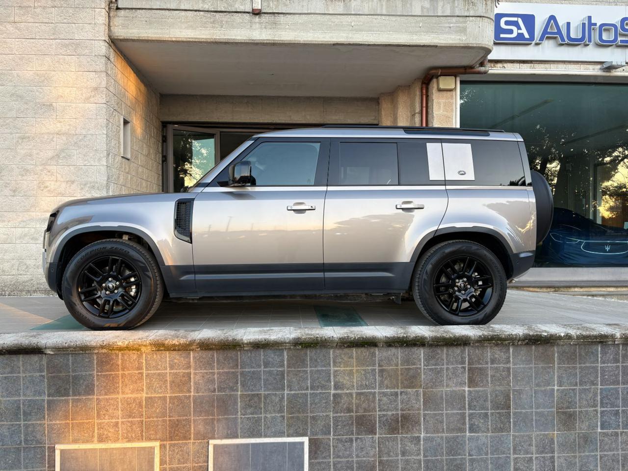 LAND ROVER Defender 110 3.0D I6 200 CV AWD Auto SE. - 8
