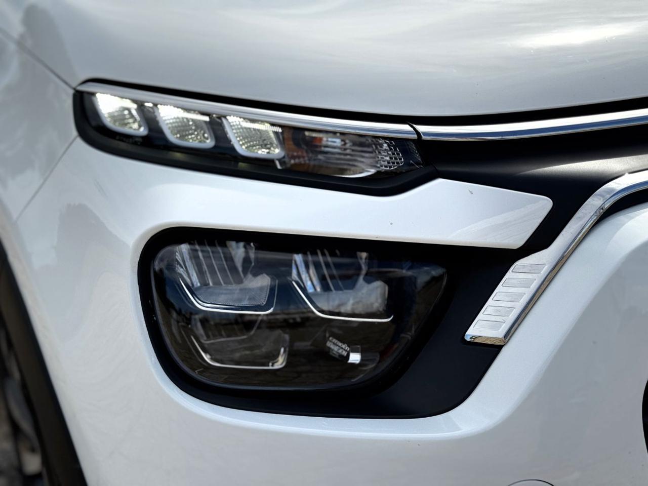 CITROEN C3 1.2i 110cv EAT6 Shine Pack - Solo 28.000 km - 18