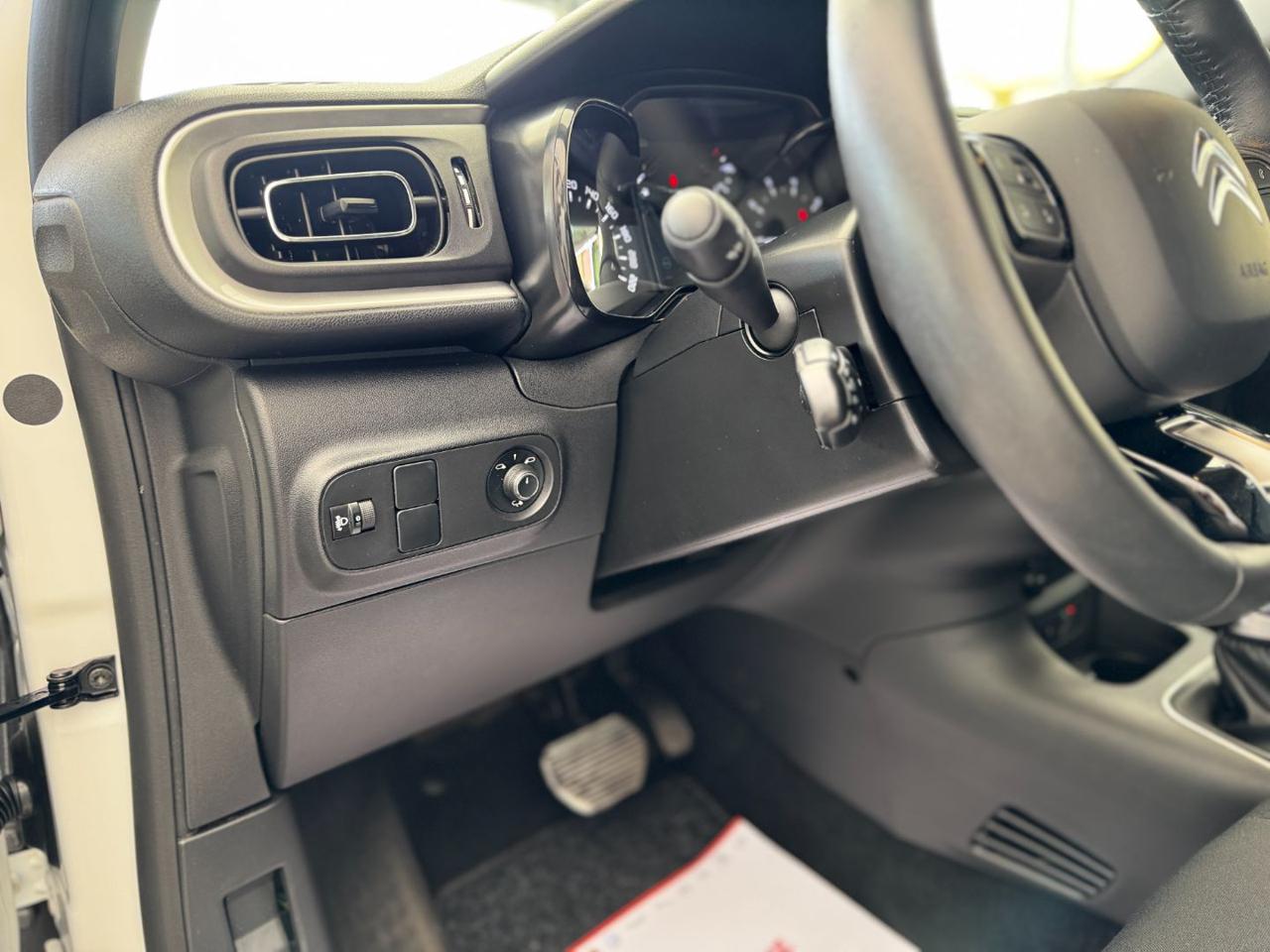 CITROEN C3 1.2i 110cv EAT6 Shine Pack - Solo 28.000 km - 23