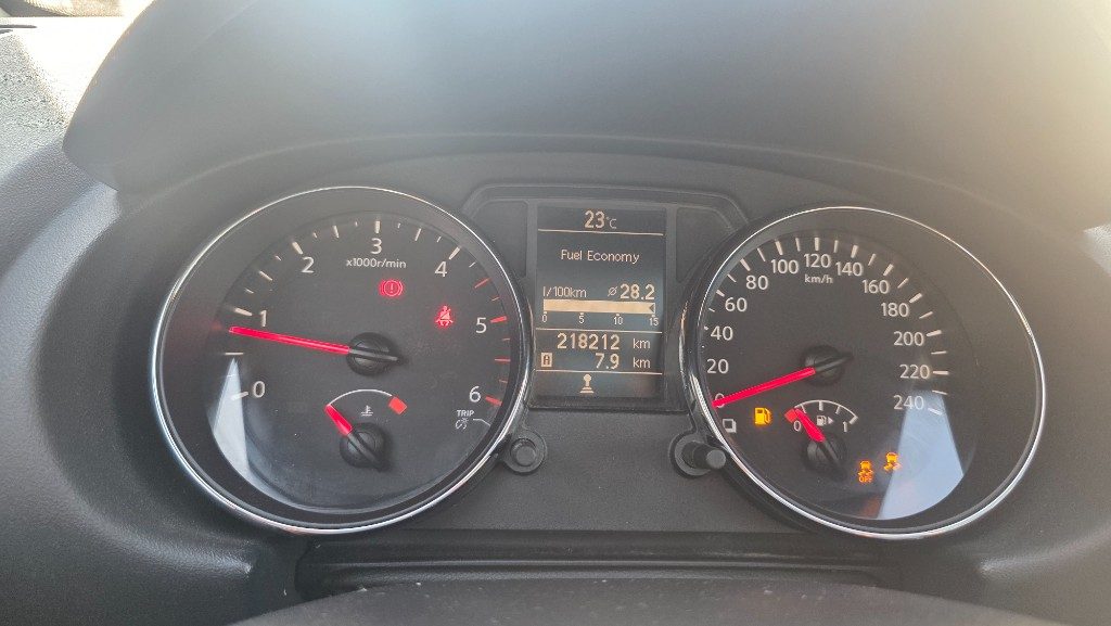 NISSAN Qashqai 1.5 dCi DPF Tekna N1 Autocarro 4posti - 16