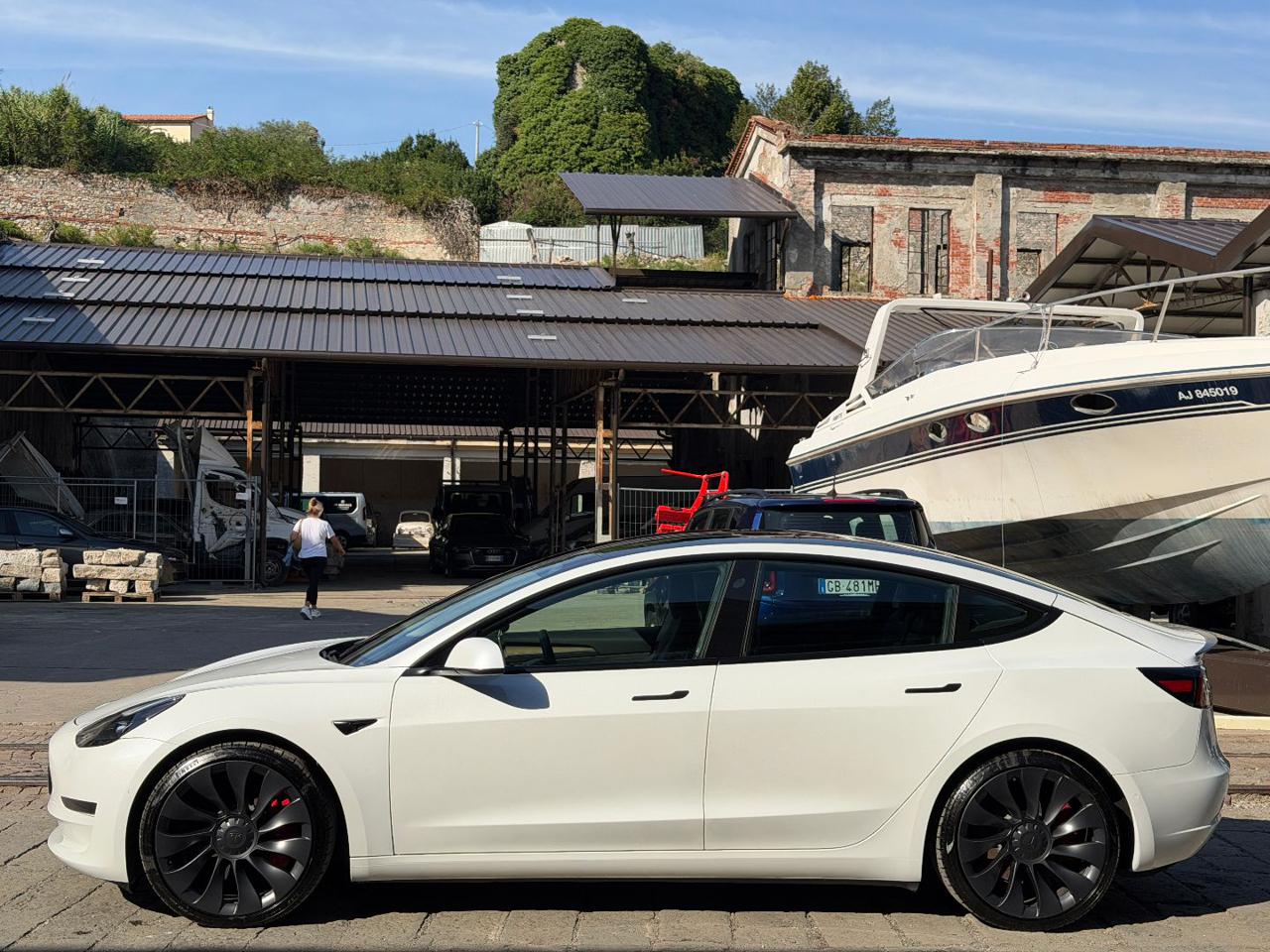 TESLA Model 3 Long Range AWD Performance - 4