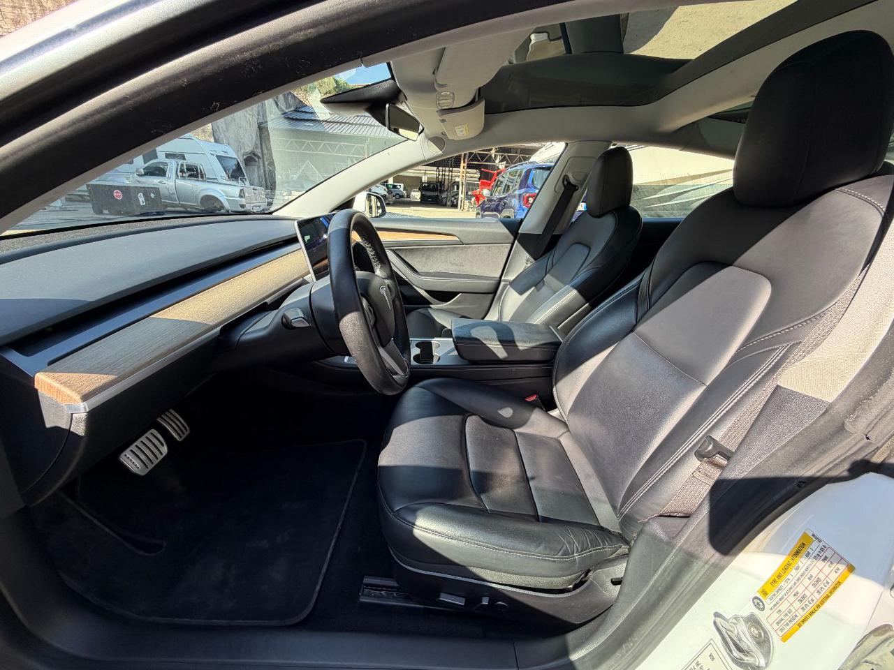 TESLA Model 3 Long Range AWD Performance - 12