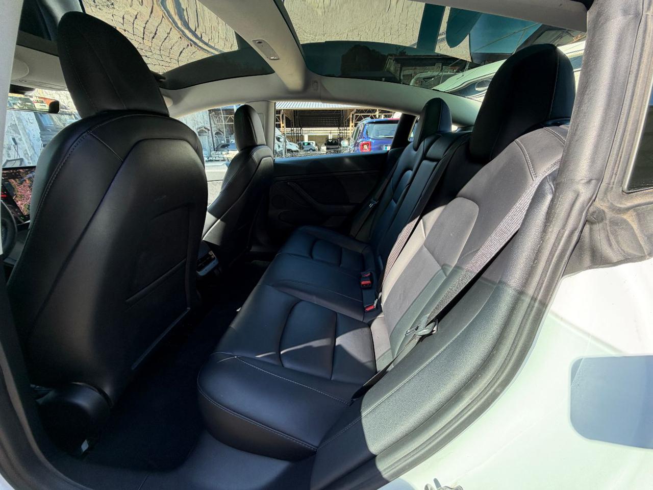 TESLA Model 3 Long Range AWD Performance - 11