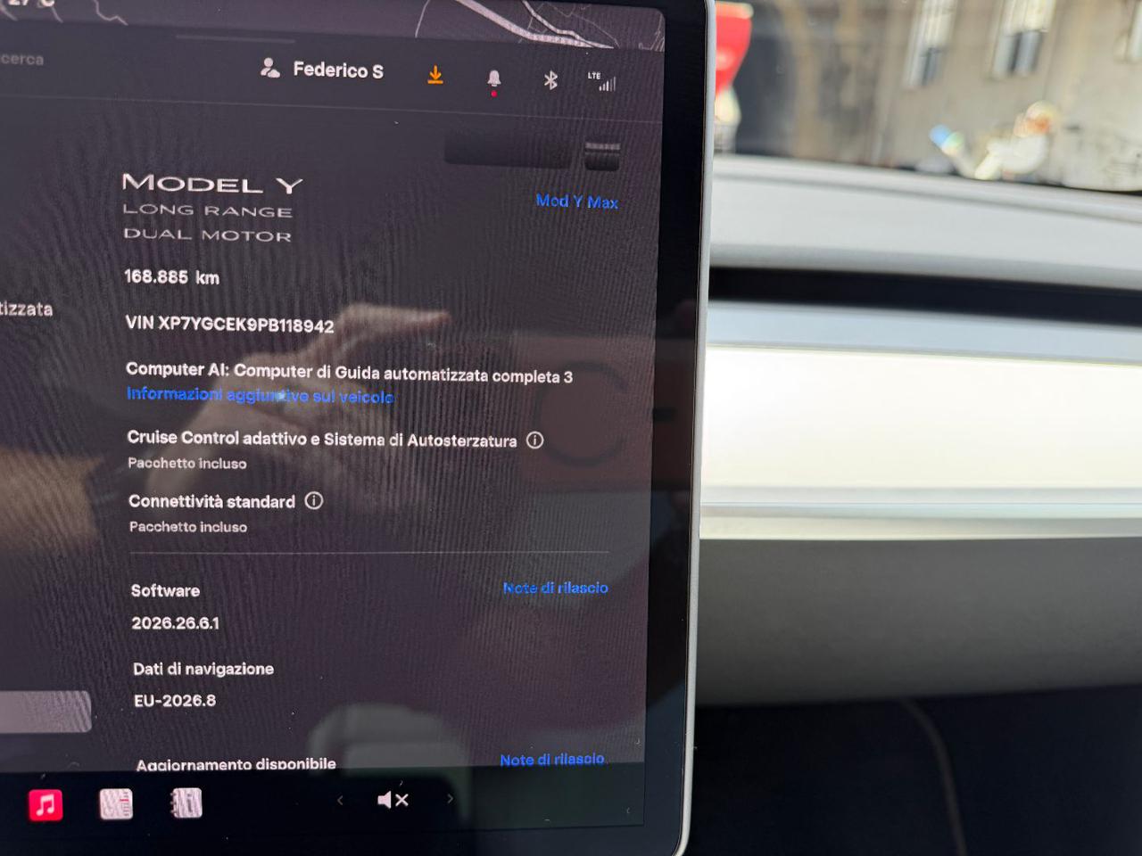 TESLA Model Y Long Range AWD - 17