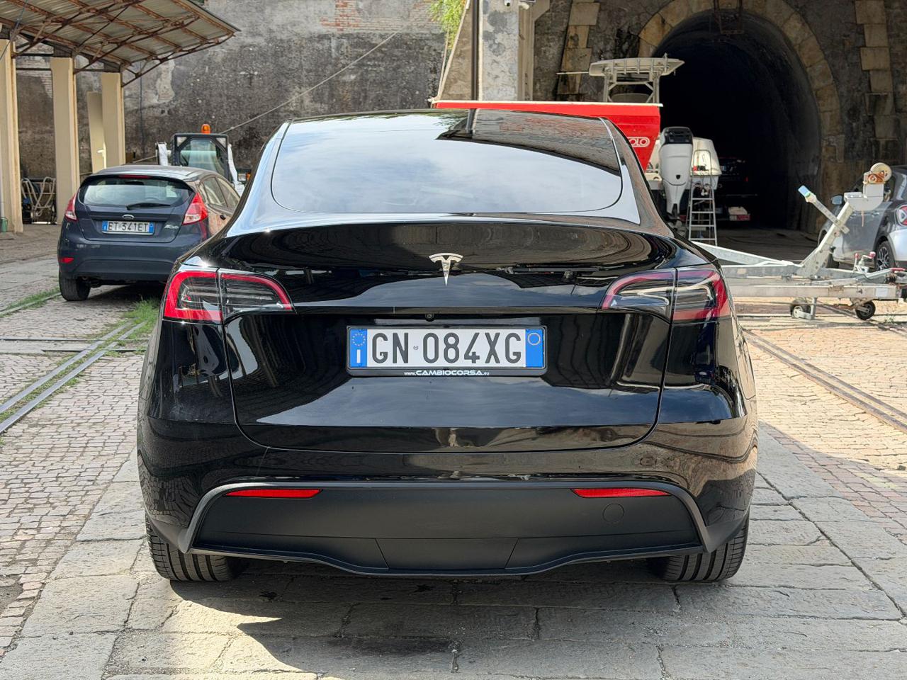 TESLA Model Y Long Range AWD - 6