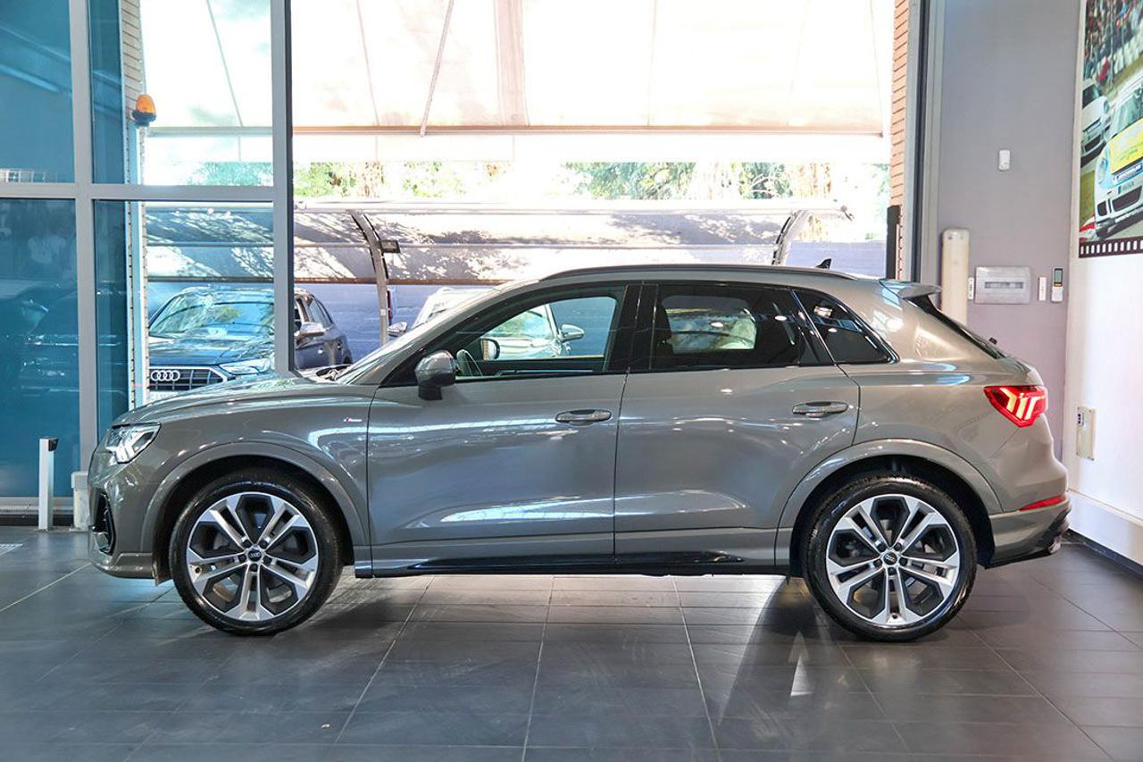 AUDI Q3 40 TDI Quattro S-Tronic S-Line - 3