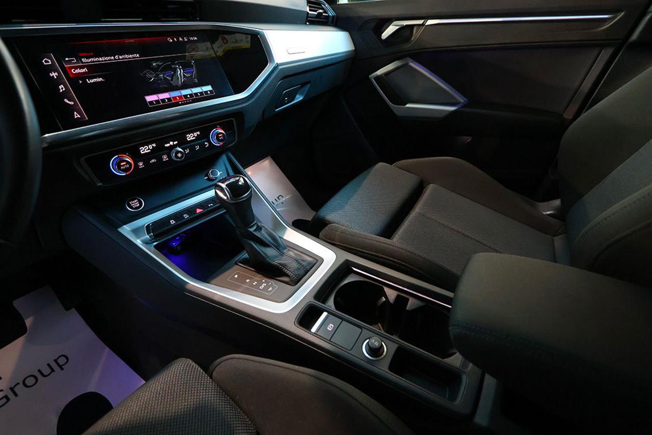 AUDI Q3 40 TDI Quattro S-Tronic S-Line - 38