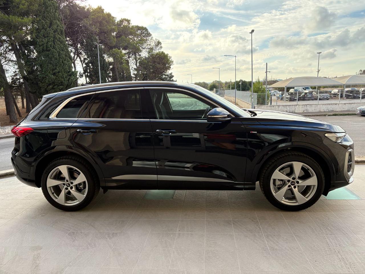 AUDI Q5 2.0 TDI mHEV+ S tronic quattro S line edition. - 4