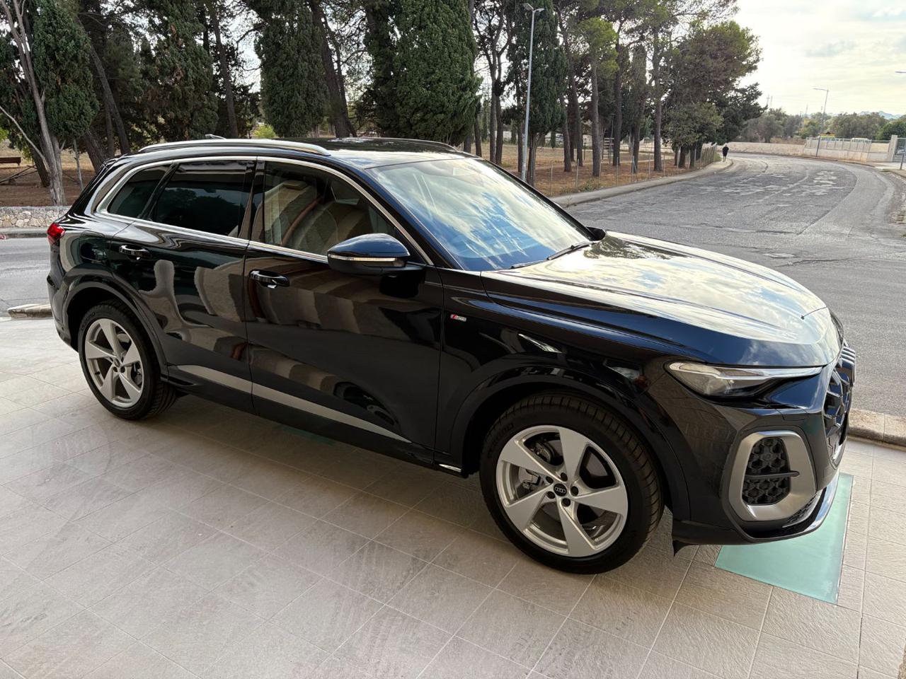 AUDI Q5 2.0 TDI mHEV+ S tronic quattro S line edition. - 3