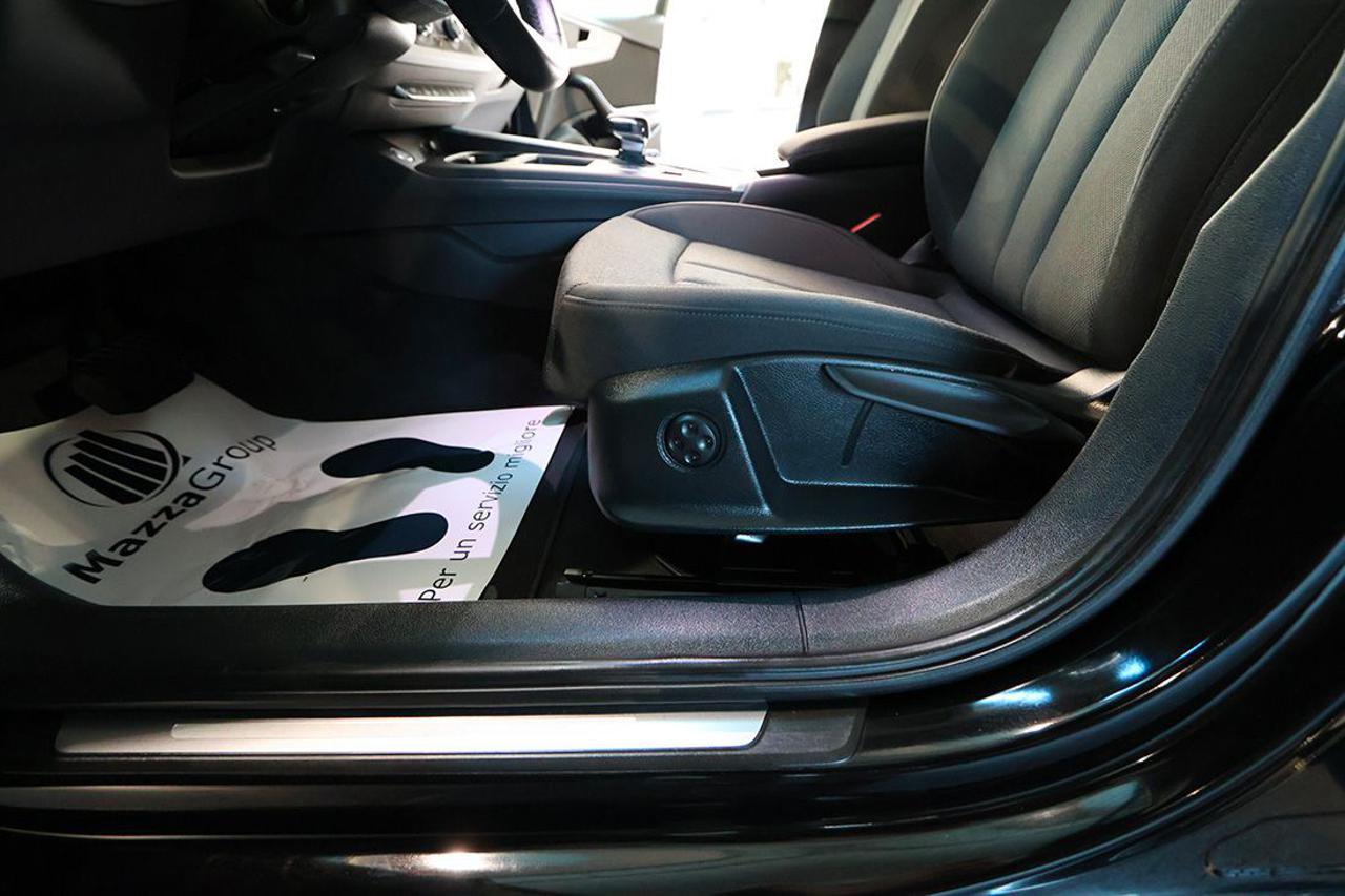 AUDI A4 30 TDI Avant S-Tronic Business - 34