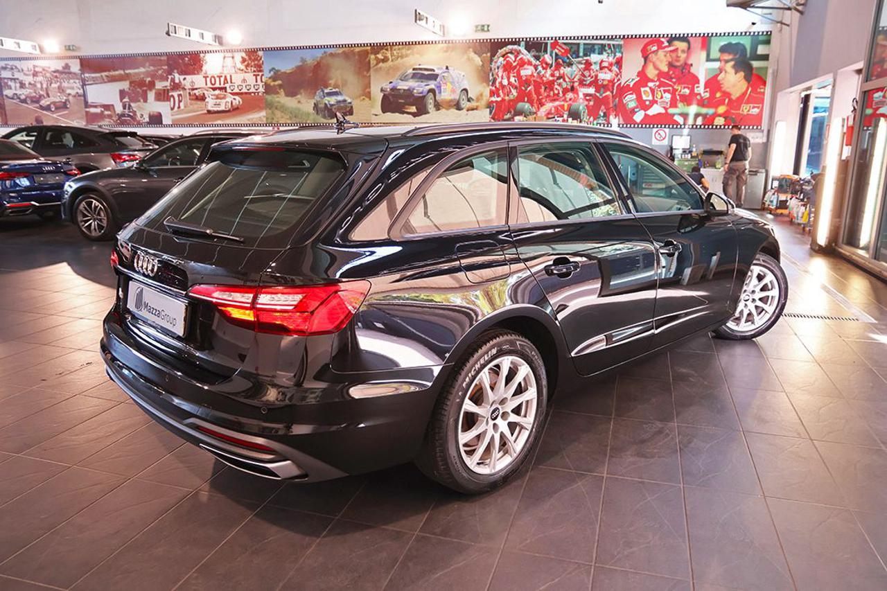 AUDI A4 30 TDI Avant S-Tronic Business - 9