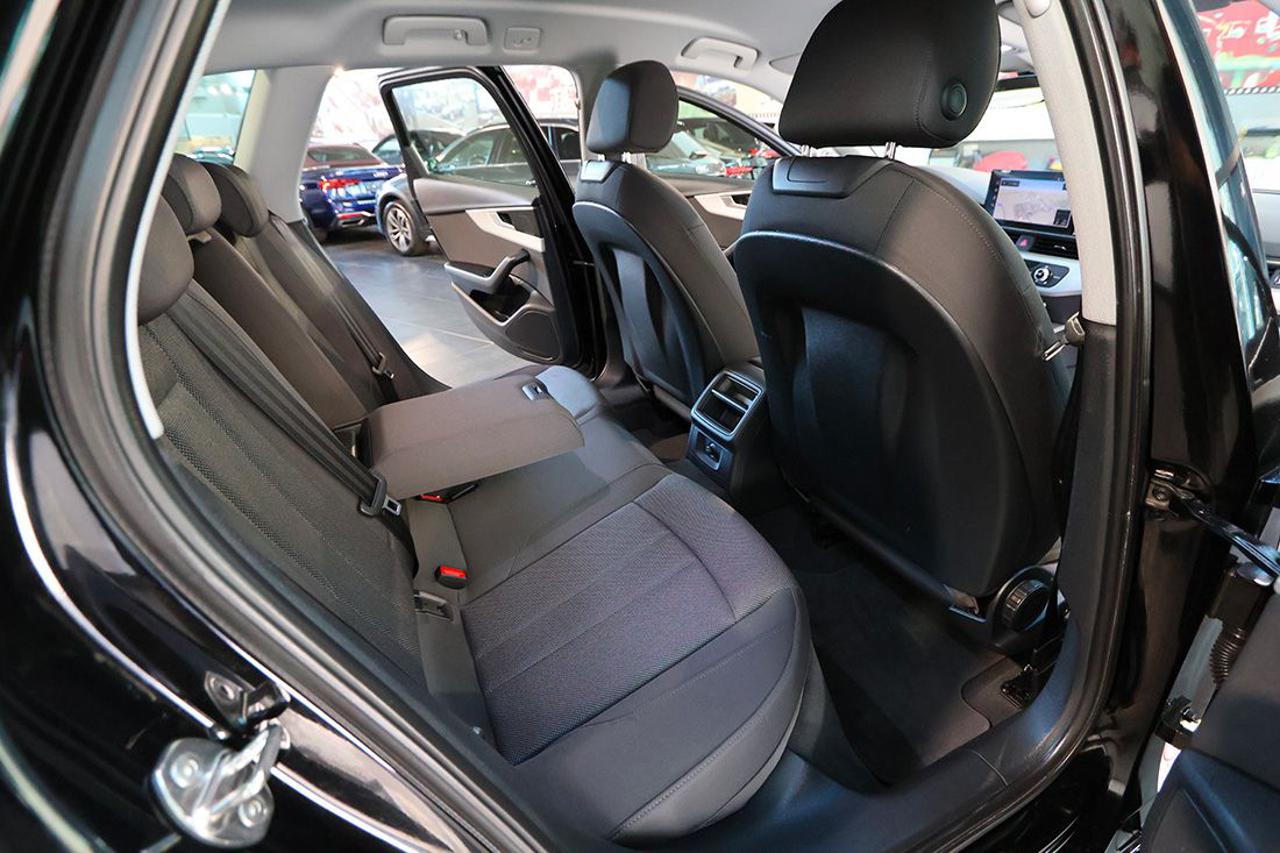 AUDI A4 30 TDI Avant S-Tronic Business - 18