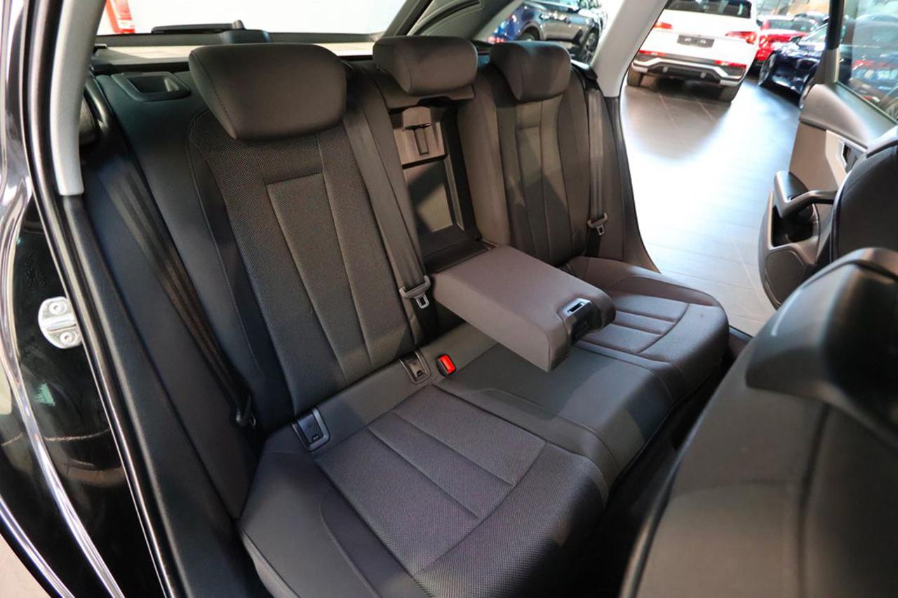 AUDI A4 30 TDI Avant S-Tronic Business - 19