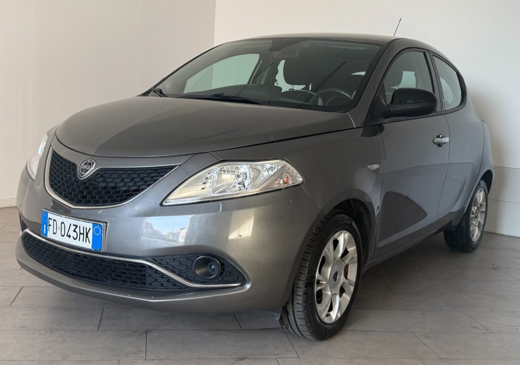 LANCIA Ypsilon 1.2 69 CV 5 porte Platinum - 2