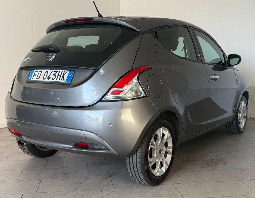 LANCIA Ypsilon 1.2 69 CV 5 porte Platinum - 5