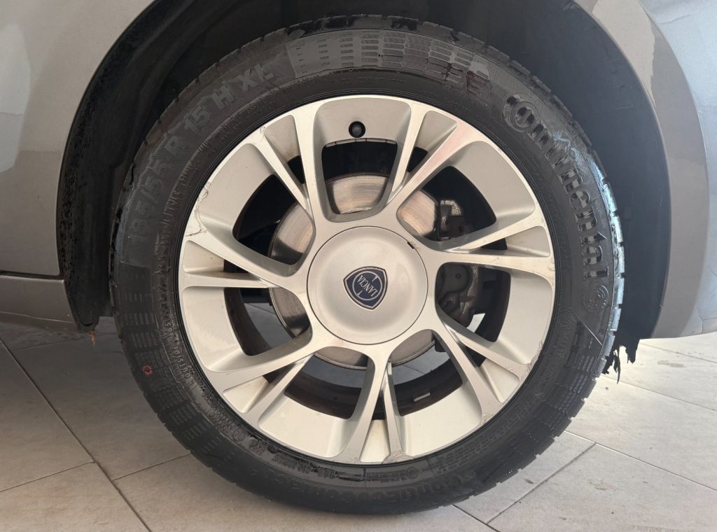 LANCIA Ypsilon 1.2 69 CV 5 porte Platinum - 8