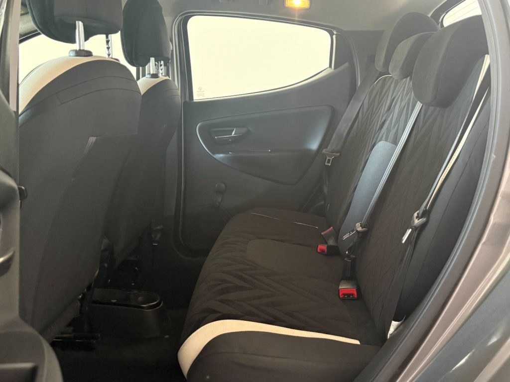 LANCIA Ypsilon 1.2 69 CV 5 porte Platinum - 10