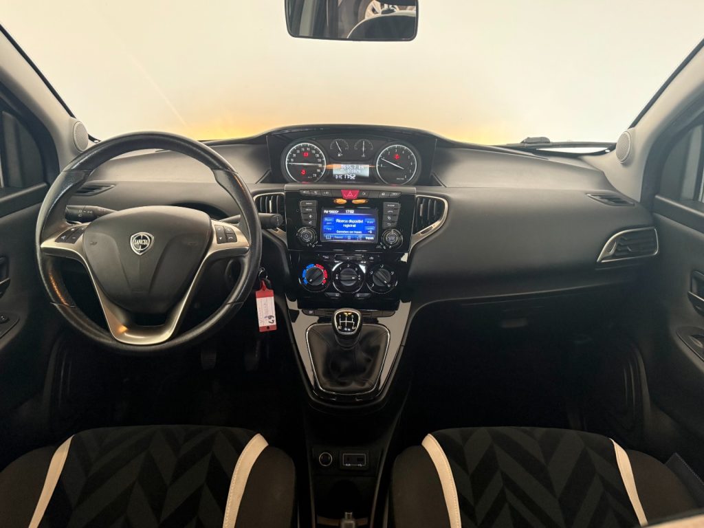 LANCIA Ypsilon 1.2 69 CV 5 porte Platinum - 13